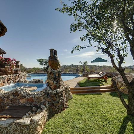 Eagle Tented Lodge & Spa Okaukuejo Zewnętrze zdjęcie