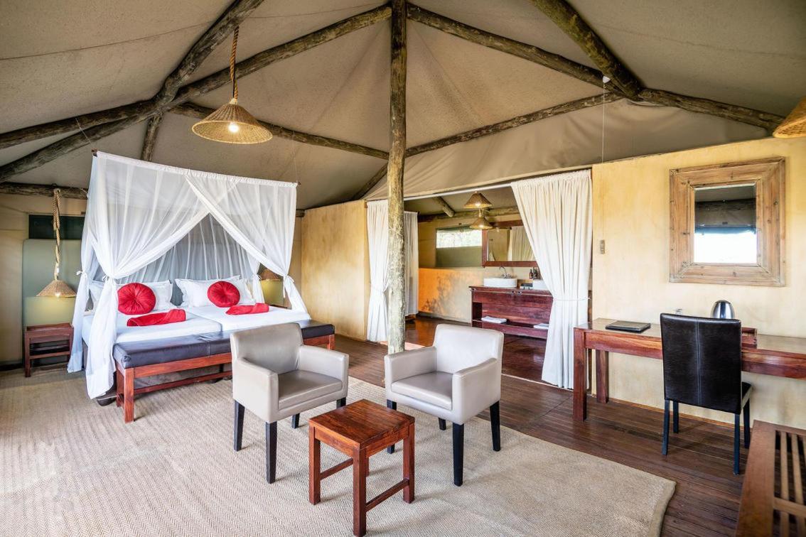Eagle Tented Lodge & Spa Okaukuejo Zewnętrze zdjęcie